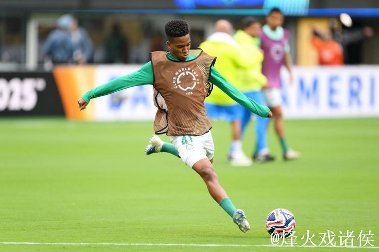 埃斯特旺:世俱杯曾交手红军,此次破门激动异常 埃斯特旺:世俱杯曾交手红军,此次破门激动异常